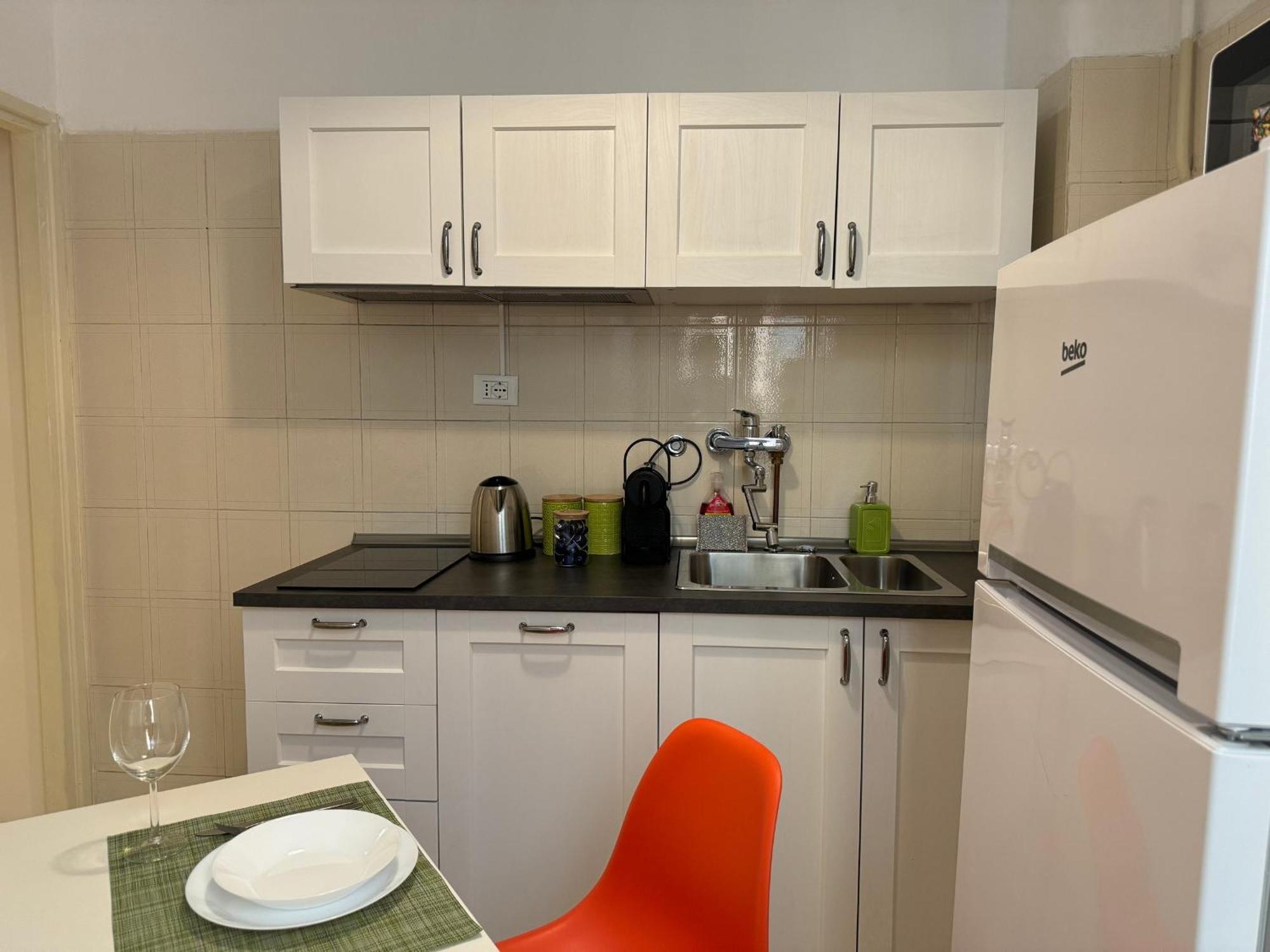 The Best Rent - Spacious One-Bedroom Apartment Near Colosseum 罗马 外观 照片